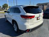 Thumbnail of 2018 Blizzard Pearl Toyota Highlander