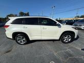 Thumbnail of 2018 Blizzard Pearl Toyota Highlander