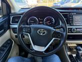 Thumbnail of 2018 Blizzard Pearl Toyota Highlander