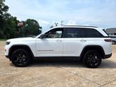 Thumbnail of 2024 Bright White Clearcoat Jeep Grand Cherokee