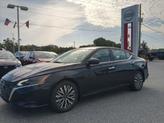 Thumbnail of 2025 Super Black Nissan Altima