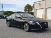 Thumbnail of 2025 Super Black Nissan Altima