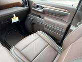 Thumbnail of 2026 Glacier White GMC Sierra 2500
