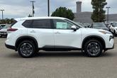 Thumbnail of 2026 Everest White Pearl Tricoat Nissan Rogue