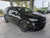 Thumbnail of 2025 Diamond Black Crystal Pearlcoat Chrysler Pacifica