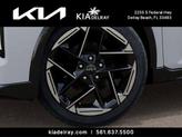 Thumbnail of 2025 Snow White Pearl Kia K4