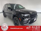Photo of 2025 Diamond Black Crystal Pearlcoat Jeep Grand Cherokee