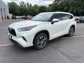 Thumbnail of 2021 Blizzard Pearl Toyota Highlander