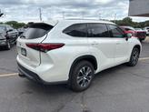 Thumbnail of 2021 Blizzard Pearl Toyota Highlander