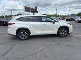 Thumbnail of 2021 Blizzard Pearl Toyota Highlander