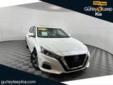 Photo of 2022 Pearl White Tricoat Nissan Altima