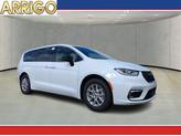 Photo of 2025 Bright White Clearcoat Chrysler Pacifica
