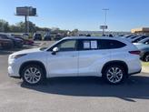 Thumbnail of 2020 Blizzard Pearl Toyota Highlander