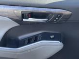 Thumbnail of 2020 Blizzard Pearl Toyota Highlander