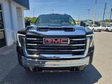 Thumbnail of 2025 Onyx Black GMC Sierra 2500