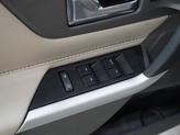Thumbnail of 2013 White Platinum Clearcoat Metallic Ford Edge