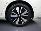 Thumbnail of 2022 Pearl White Tricoat Nissan Altima