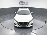 Thumbnail of 2022 Pearl White Tricoat Nissan Altima