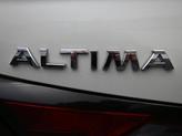 Thumbnail of 2022 Pearl White Tricoat Nissan Altima