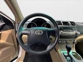 Thumbnail of 2012 Blizzard Pearl Toyota Highlander