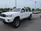 Photo of 2015 Super White Toyota Tacoma