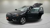 Thumbnail of 2022 Diamond Black Crystal Pearlcoat Jeep Cherokee