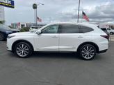 Thumbnail of 2026 Platinum White Pearl Acura MDX