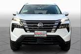 Thumbnail of 2025 Everest White Pearl Nissan Rogue