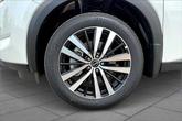 Thumbnail of 2025 White Nissan Pathfinder
