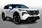 Thumbnail of 2025 Everest White Pearl Nissan Rogue