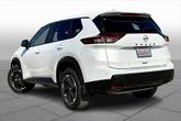 Thumbnail of 2025 Everest White Pearl Nissan Rogue