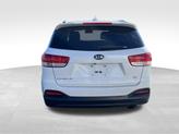 Thumbnail of 2016 Snow White Pearl Kia Sorento