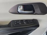 Thumbnail of 2018 Bright White Clearcoat Chrysler Pacifica