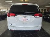 Thumbnail of 2018 Bright White Clearcoat Chrysler Pacifica