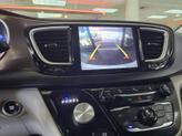 Thumbnail of 2018 Bright White Clearcoat Chrysler Pacifica