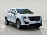 Photo of 2025 Crystal White Tricoat Cadillac XT5