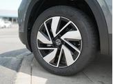 Thumbnail of 2025 Platinum Gray Metallic Volkswagen Atlas