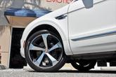 Thumbnail of 2020 Glacier White Solid Bentley Bentayga