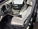Thumbnail of 2020 Onyx Black Metallic Volvo XC40
