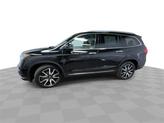 Thumbnail of 2022 Crystal Black Pearl Honda Pilot