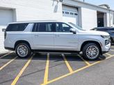 Thumbnail of 2025 Iridescent Pearl Tricoat Chevrolet Suburban