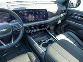 Thumbnail of 2025 Iridescent Pearl Tricoat Chevrolet Suburban