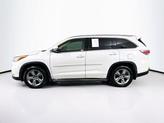 Thumbnail of 2015 Blizzard Pearl Toyota Highlander