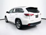 Thumbnail of 2015 Blizzard Pearl Toyota Highlander