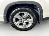Thumbnail of 2015 Blizzard Pearl Toyota Highlander
