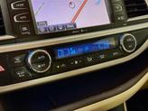 Thumbnail of 2015 Blizzard Pearl Toyota Highlander