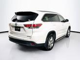 Thumbnail of 2015 Blizzard Pearl Toyota Highlander