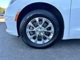 Thumbnail of 2022 Bright White Clearcoat Chrysler Pacifica