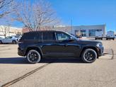 Thumbnail of 2025 Diamond Black Crystal Pearlcoat Jeep Grand Cherokee