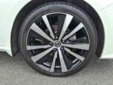 Thumbnail of 2021 Pearl White Tricoat Nissan Altima